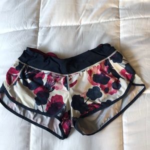 Lululemon Speed Up Shorts 2.5”